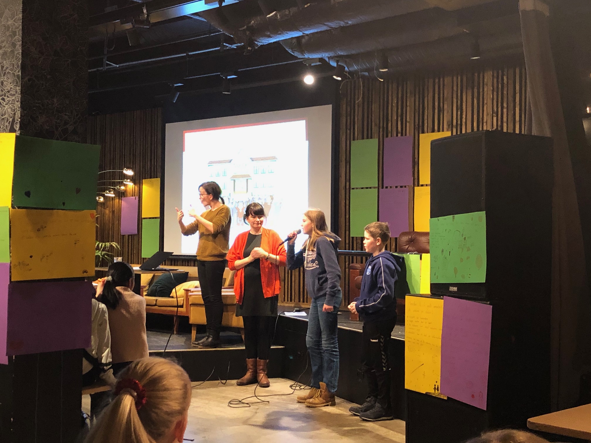 Foto: Foto: Linn F. Vangen Elevrådet legger frem sine innspill i plenum